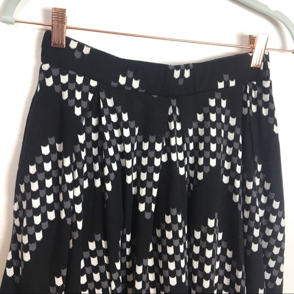 Lularoe | MADISON skirt grey and black | Small - Picture 2 of 3